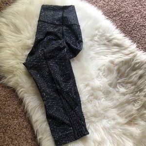 COPY - Lululemon workout crop leggings